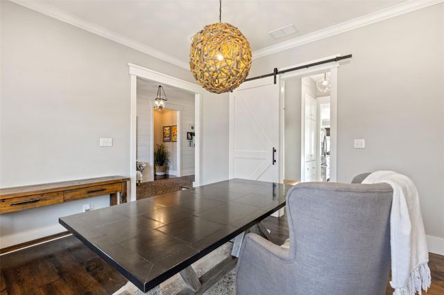 1109 E Oakdale Road, Irving, TX 75060