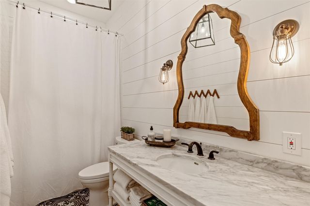 1109 E Oakdale Road, Irving, TX 75060