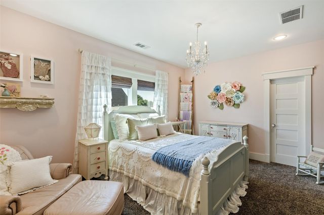 1109 E Oakdale Road, Irving, TX 75060