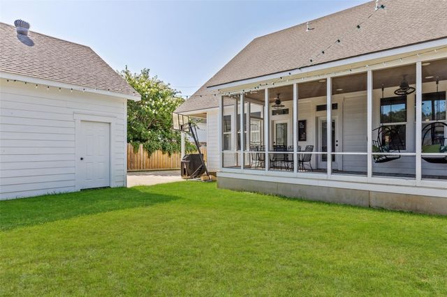 1109 E Oakdale Road, Irving, TX 75060