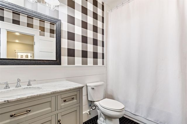 1109 E Oakdale Road, Irving, TX 75060