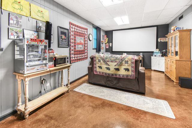 55 Morris Dr, Carthage, TN 37030