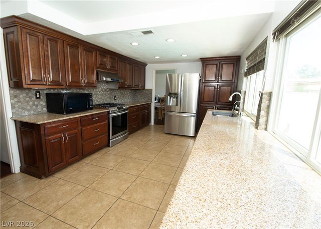 6785 Groveview Lane, Las Vegas, NV 89103