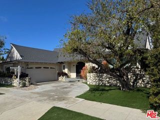 4561 Don Felipe Drive, Los Angeles, CA 90008