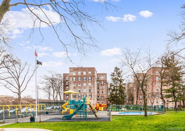 55-23 31st Avenue 4G, Woodside, NY 11377