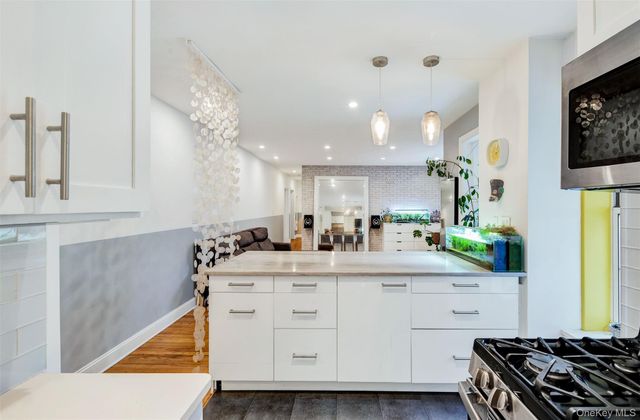 55-23 31st Avenue 4G, Woodside, NY 11377