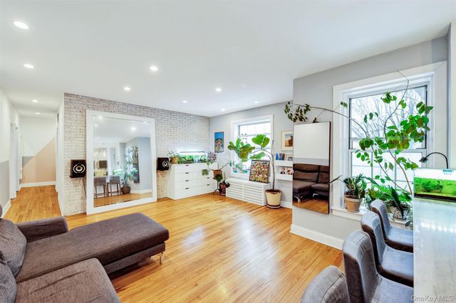 55-23 31st Avenue 4G, Woodside, NY 11377