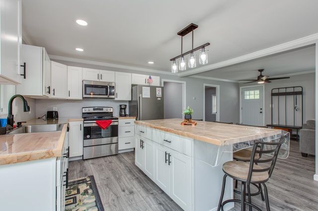 31 Church Street, Tilton, NH 03276