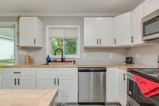 31 Church Street, Tilton, NH 03276