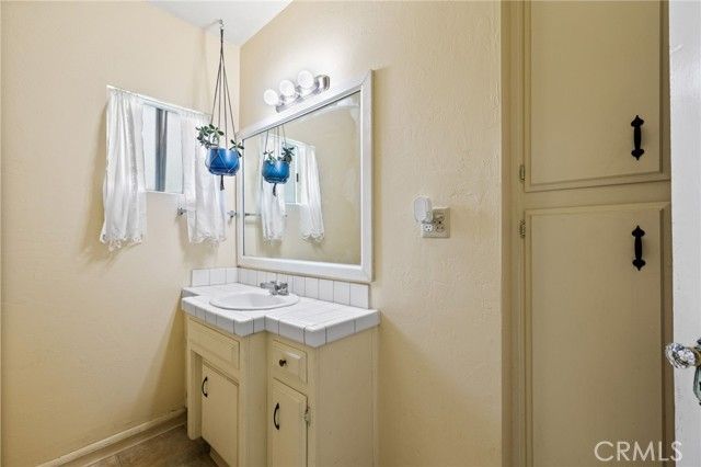 3010 Elmwood Avenue, Bakersfield, CA 93305