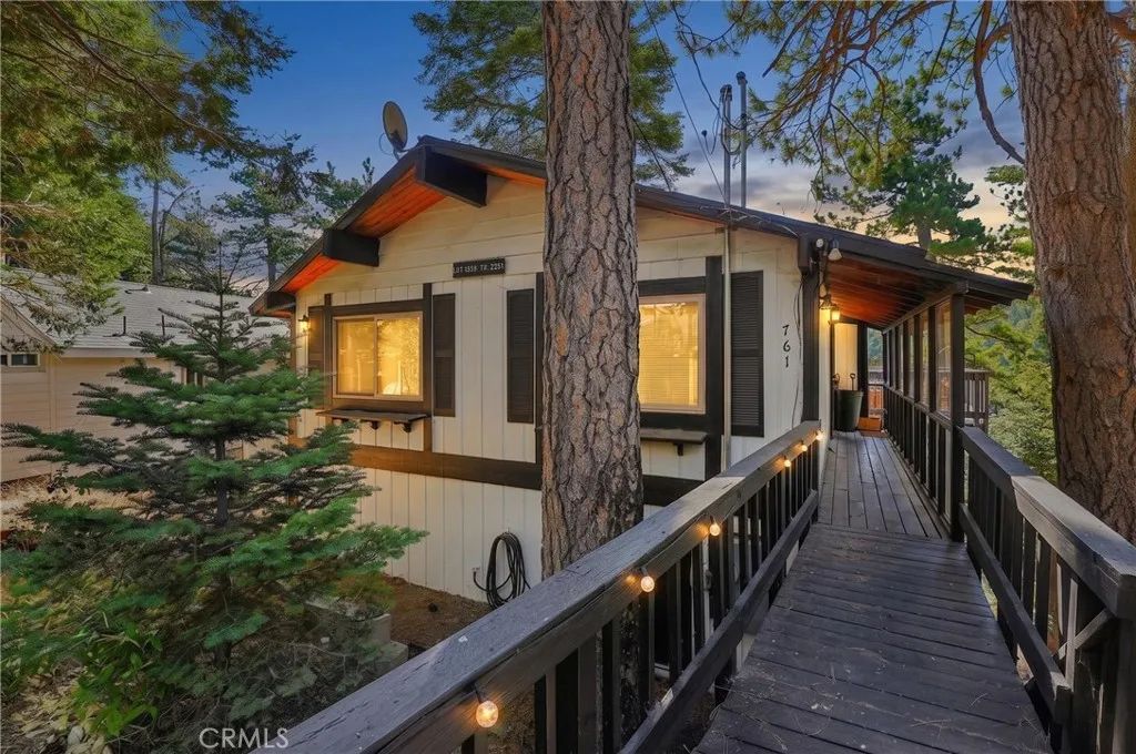761 W Victoria Court, Lake Arrowhead, CA 92352