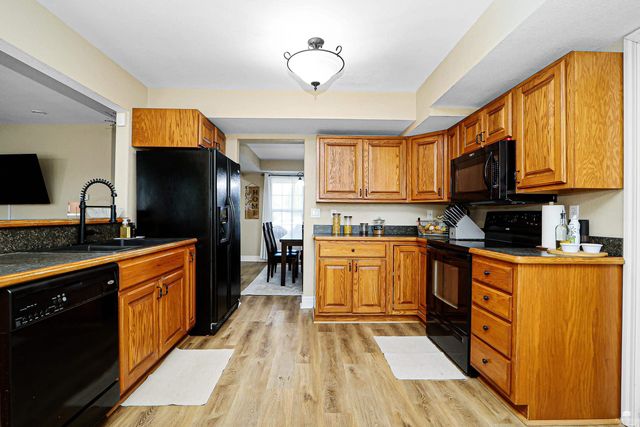 413 Brookridge Drive, Manhattan, KS 66502