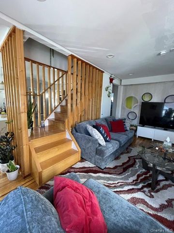 5816 198th Street, Fresh Meadows, NY 11365