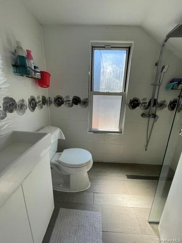5816 198th Street, Fresh Meadows, NY 11365
