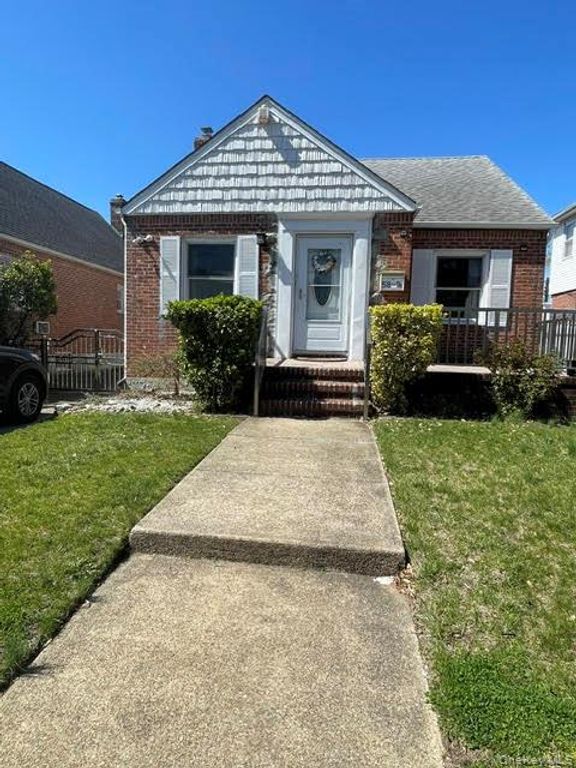 5816 198th Street, Fresh Meadows, NY 11365