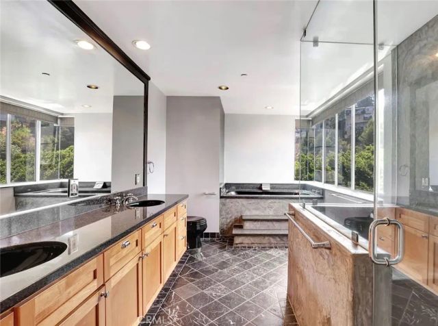 6396 Weidlake Drive, Los Angeles, CA 90068