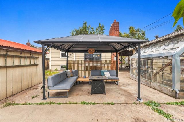 1815 S Cook Street, Denver, CO 80210