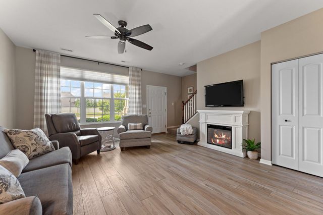 11481 Rhode Island Street, Crown Point, IN 46307
