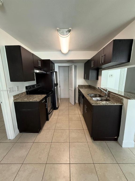 8735 NW 39th St 8735, Sunrise, FL 33351