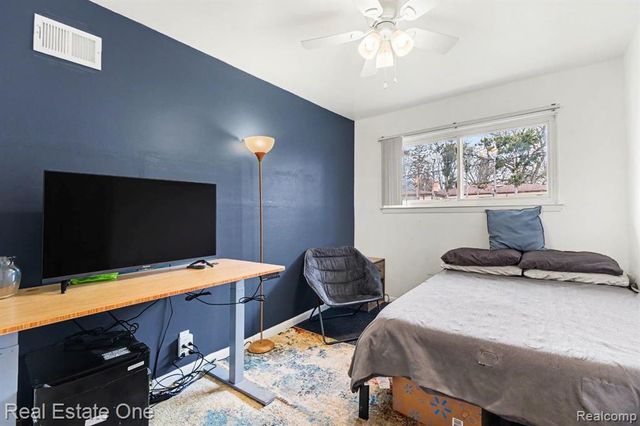 17670 New Hampshire Drive, Southfield, MI 48075