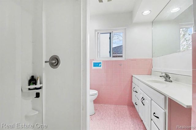 17670 New Hampshire Drive, Southfield, MI 48075