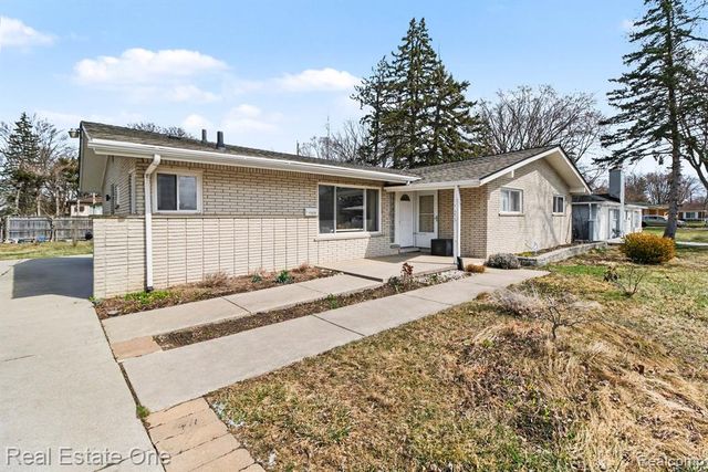 17670 New Hampshire Drive, Southfield, MI 48075