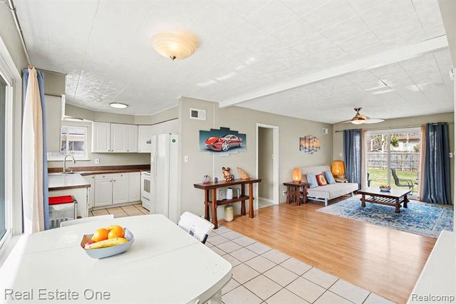 17670 New Hampshire Drive, Southfield, MI 48075