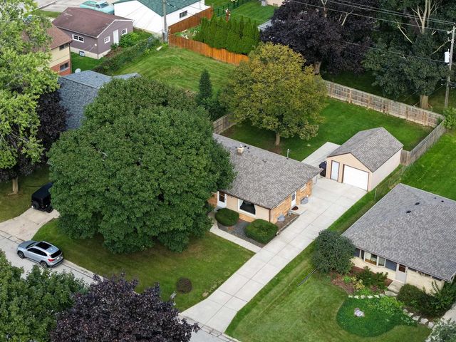 3709 6th AVENUE, South Milwaukee, WI 53172