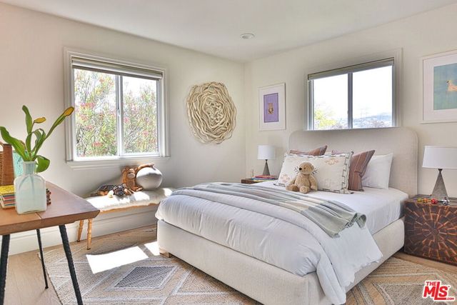 2901 Gracia Street, Los Angeles, CA 90039