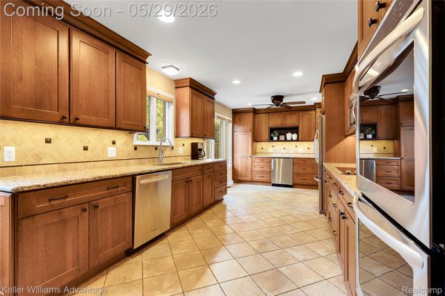 15566 Liverpool Street, Livonia, MI 48154