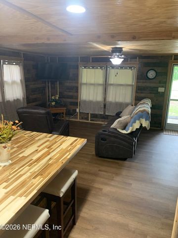 125 WILLIS Road, Hollister, FL 32147