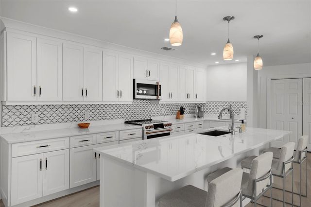 5884 51ST STREET S, St Petersburg, FL 33715