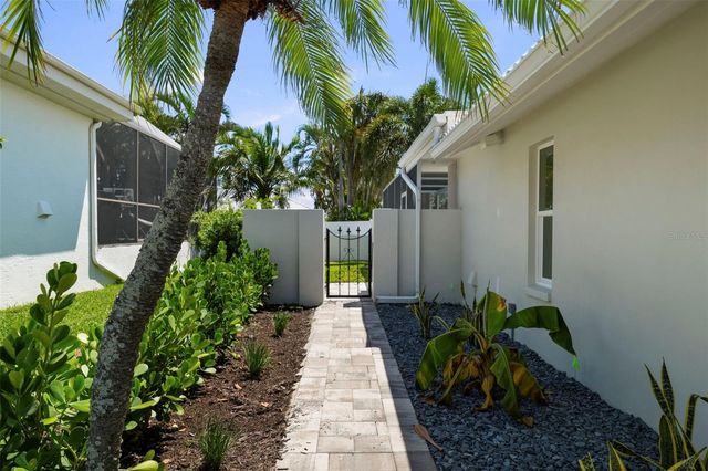 5884 51ST STREET S, St Petersburg, FL 33715