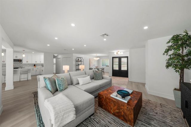 5884 51ST STREET S, St Petersburg, FL 33715