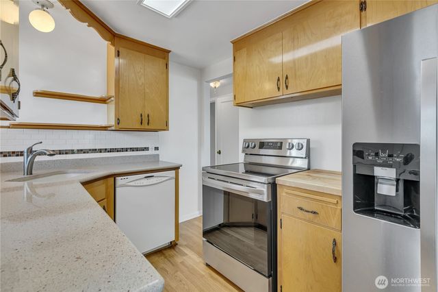 7811 S 112th Street, Seattle, WA 98178