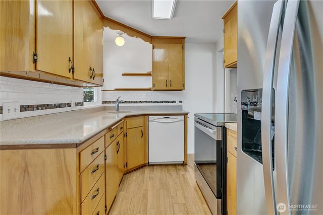 7811 S 112th Street, Seattle, WA 98178