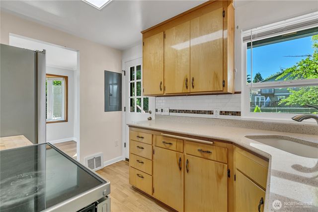 7811 S 112th Street, Seattle, WA 98178