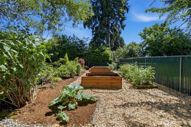 7811 S 112th Street, Seattle, WA 98178