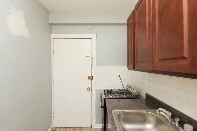 4602 N Beacon Street 3A, Chicago, IL 60640