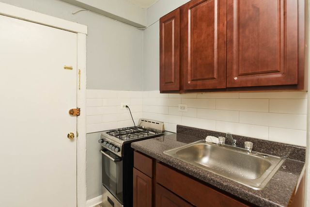 4602 N Beacon Street 3A, Chicago, IL 60640