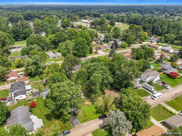 33712 Melton Avenue, Westland, MI 48185