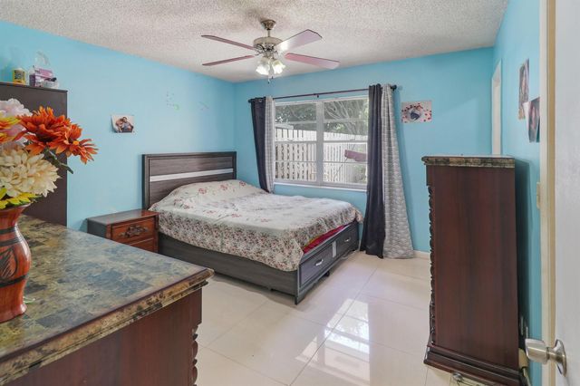 23 Chelsea Lane, Boynton Beach, FL 33426