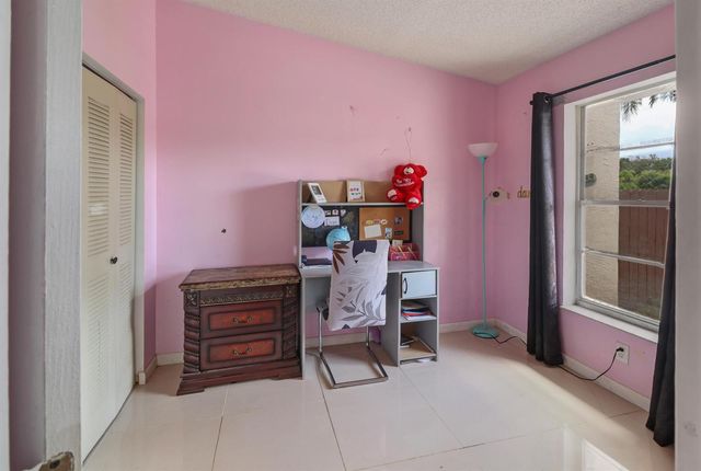 23 Chelsea Lane, Boynton Beach, FL 33426