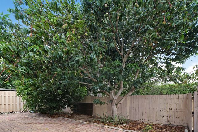 23 Chelsea Lane, Boynton Beach, FL 33426