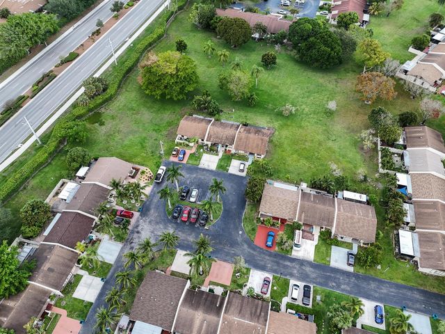 23 Chelsea Lane, Boynton Beach, FL 33426