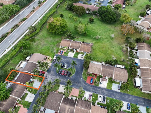 23 Chelsea Lane, Boynton Beach, FL 33426
