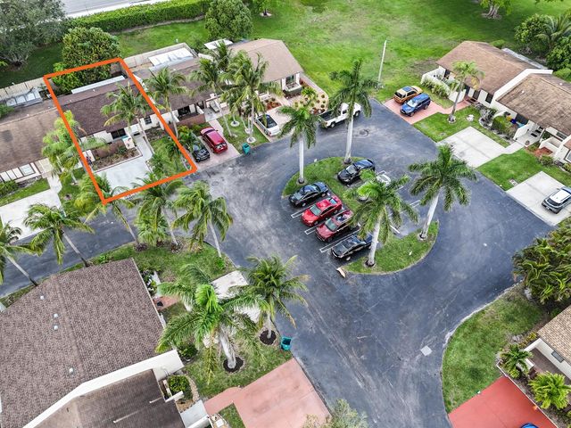 23 Chelsea Lane, Boynton Beach, FL 33426