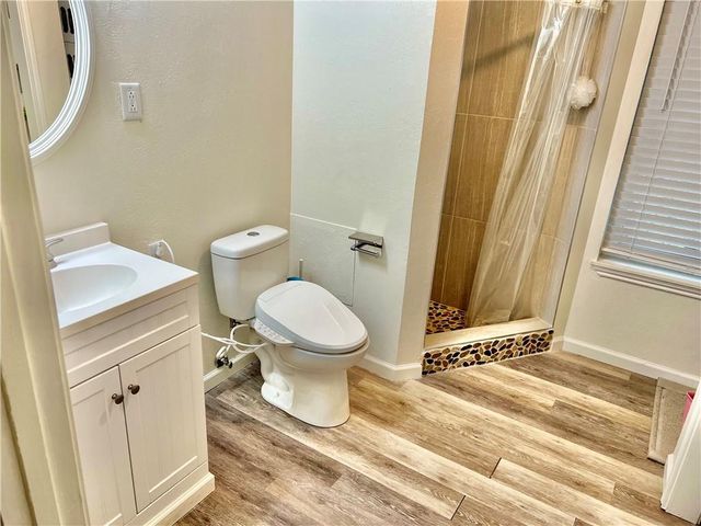 135 MYRTLEWOOD Drive, Pineville, LA 71360