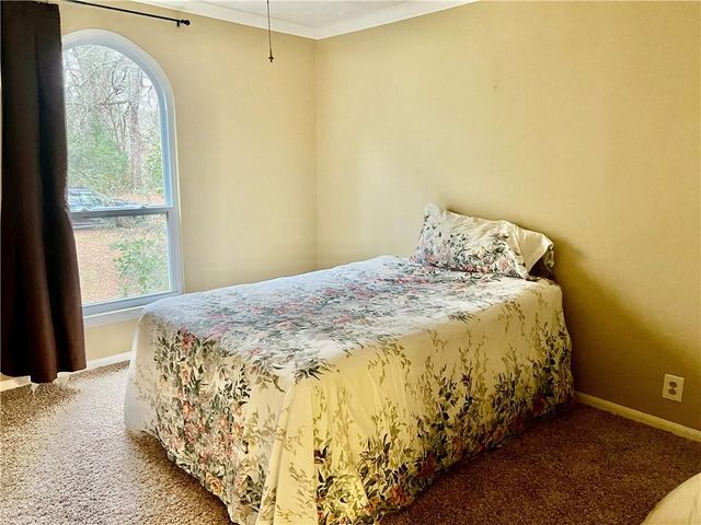 135 MYRTLEWOOD Drive, Pineville, LA 71360