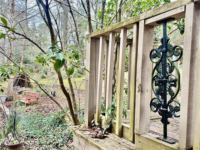 135 MYRTLEWOOD Drive, Pineville, LA 71360